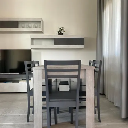 Olbios Apartament *